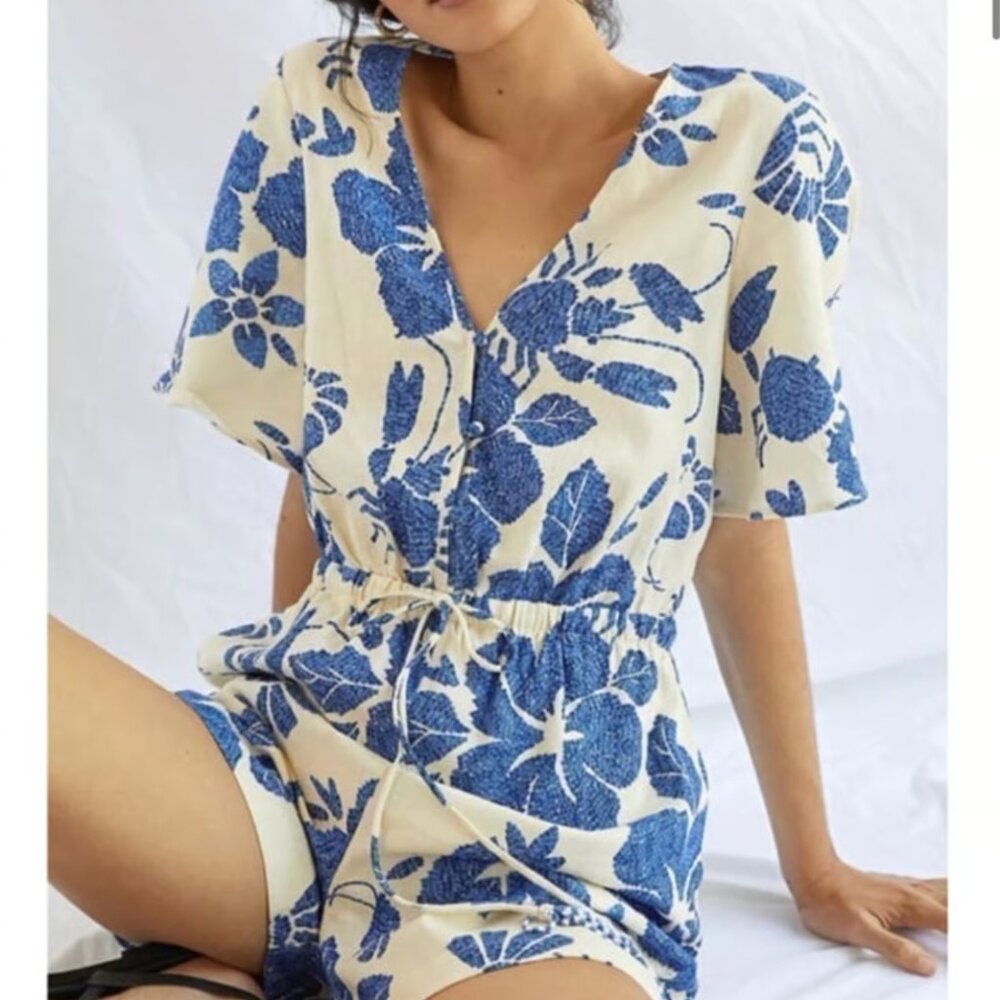 FARM Rio Anthropologie Breezy Tropical Floral Romper Blue / Cream Motif EUC - S - Picture 1 of 11